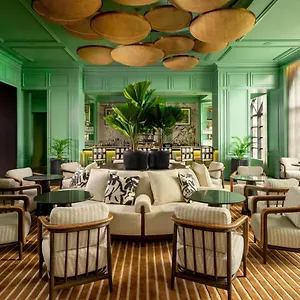 ritz-carlton-grand-cayman.comcaribbean.com/